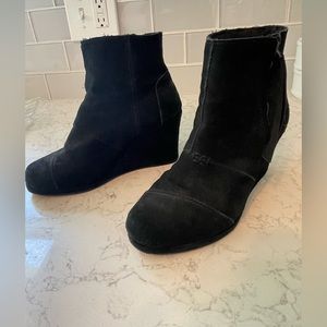 Toms Suede Leather Wedge Ankle Heel Bootie Boots Black Sz 7 Women Side Zipper